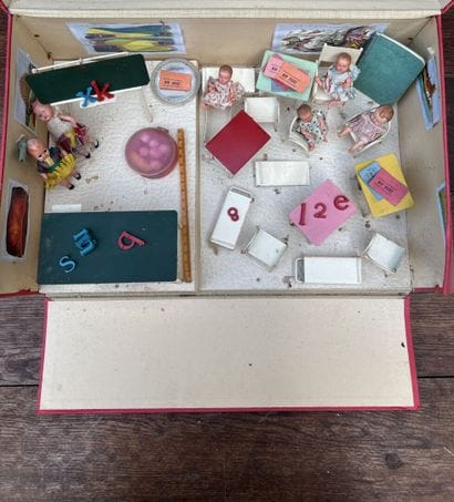 MANNETTE of three educational games of the...