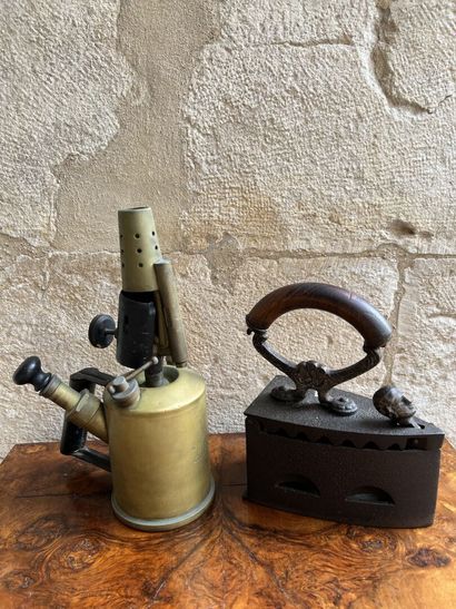 Gas soldering iron early XXth century 

An...