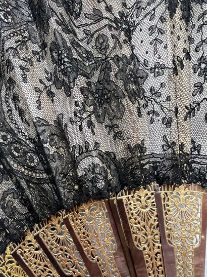 Fan, end of the 19th century, openwork mother-of-pearl,...
