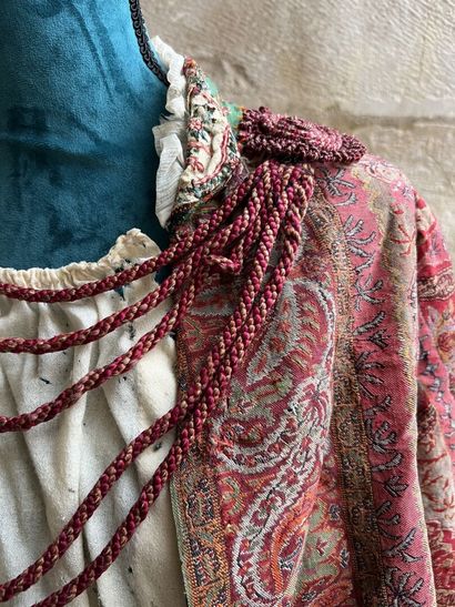 Visit in a cashmere shawl of India, circa...