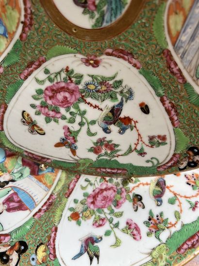 CHINE, CANTON, fin XIXe
Paire de plats en...