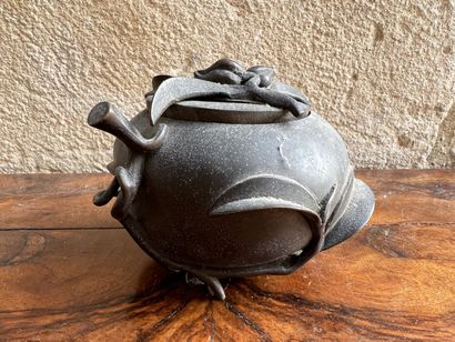 CHINE, XIXe 
Brûle parfum en bronze à décor...