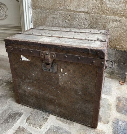 Louis Vuitton hat trunk (no. 125137), late...