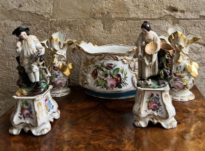 Lot of porcelain of Paris, mid 19th century
Including...