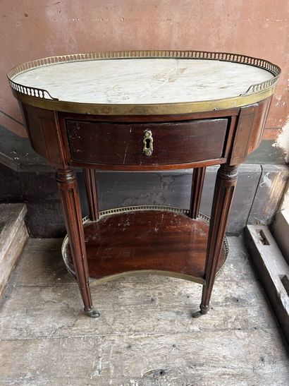Mahogany and mahogany veneer coffee table...