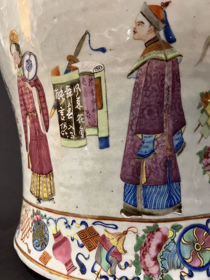 CHINE, début du XIXe siècle
Paire de potiches...