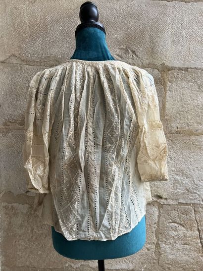 Romanian costumes, first third of the twentieth...