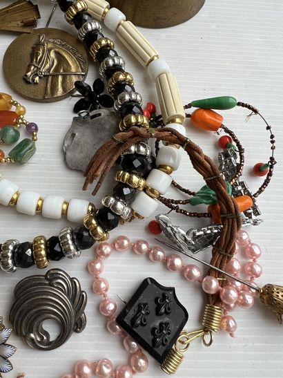 Lot of costume jewelry
