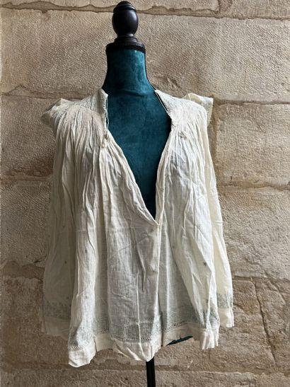 Romanian costumes, first third of the twentieth...
