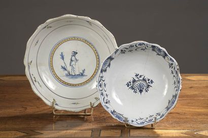 NEVERS, 18th century
- Round salad bowl with...