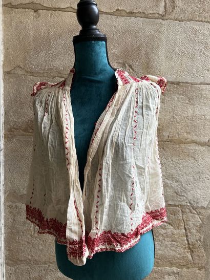 Romanian costumes, first third of the twentieth...