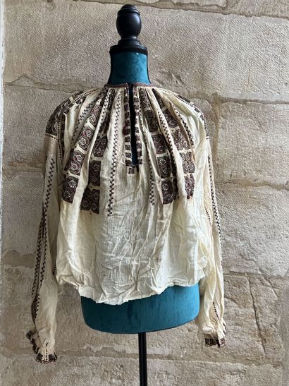 Romanian costumes, first third of the twentieth...
