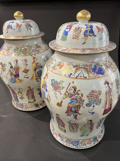 CHINE, début du XIXe siècle
Paire de potiches...