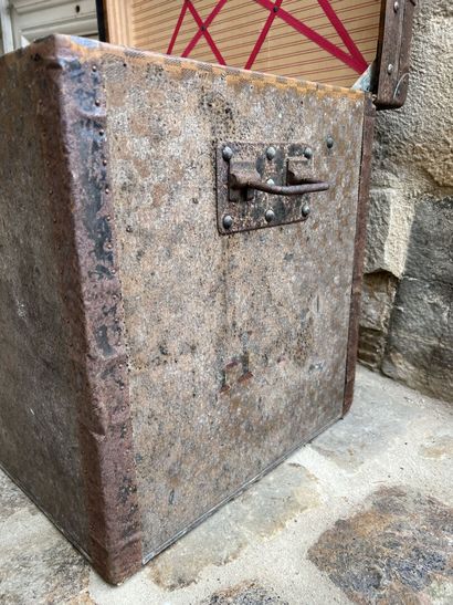 Louis Vuitton hat trunk (no. 125137), late...