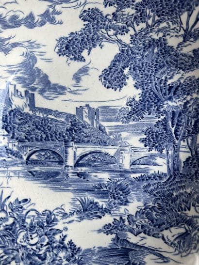 GIEN / WEDGWOOD, XXe
9 assiettes et 9 assiettes...
