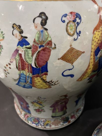 CHINE, début du XIXe siècle
Paire de potiches...