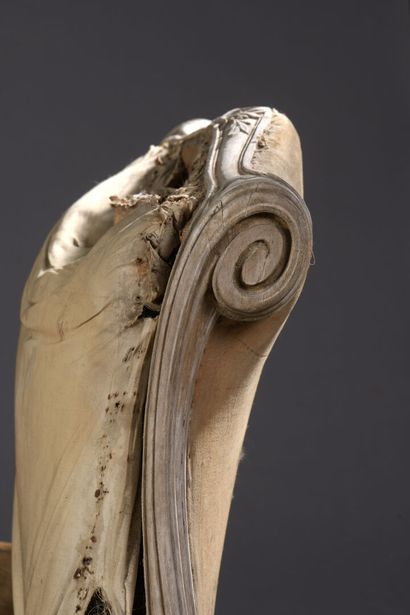 Méridienne en bois mouluré et sculpté estampillée...