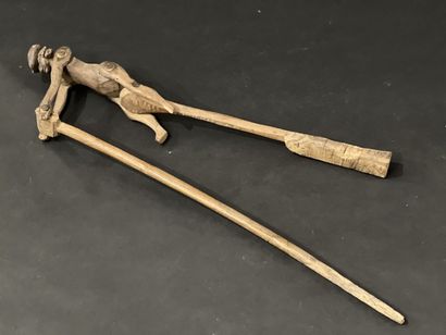 Jouet en bois sculpté, XVIIIe siècle
À décor...