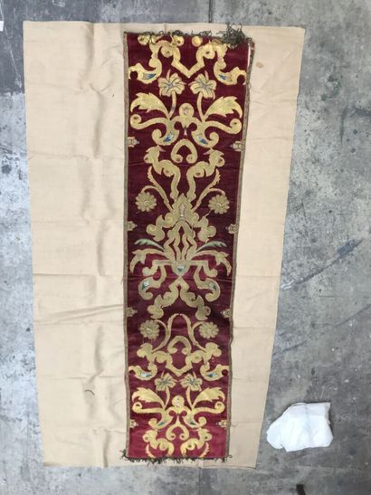 Panneau de tenture en broderie d'application,
Italie,...