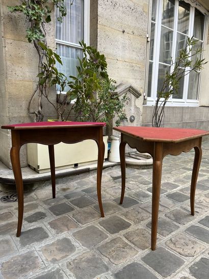 Paire de tables à jeu dit de tri ou d'hombre...