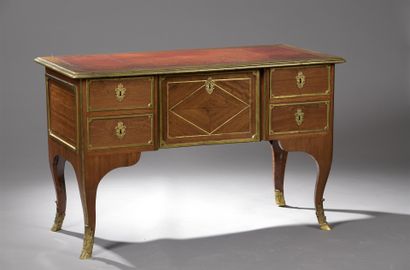 Bureau à caissons d'époque Régence, d'après...