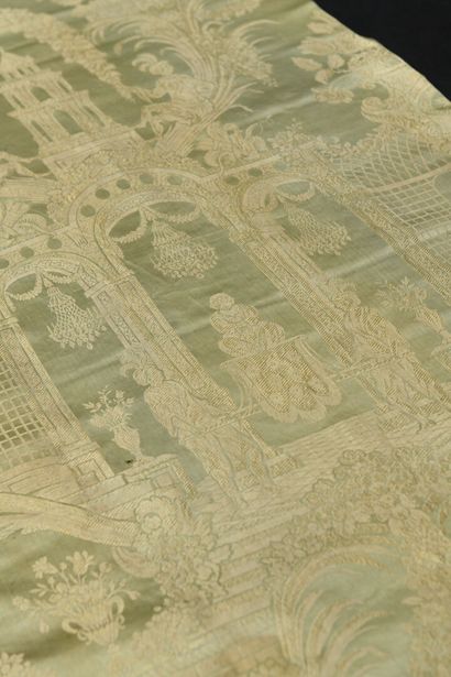Lampas, vers 1770, lampas fond satin jaspé...