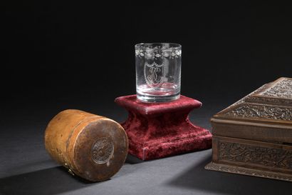 Gobelet en cristal gravé d'époque Louis XVI
À...