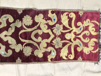 Panneau de tenture en broderie d'application,
Italie,...