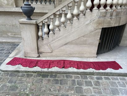 Pente de lit festonnée en damas, époque Louis...