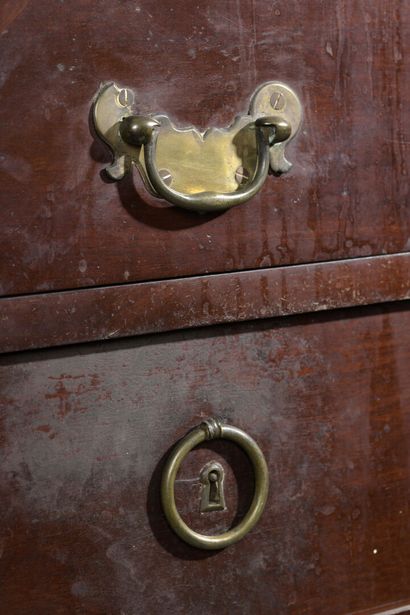 Bureau de pente en acajou et placage d'acajou...