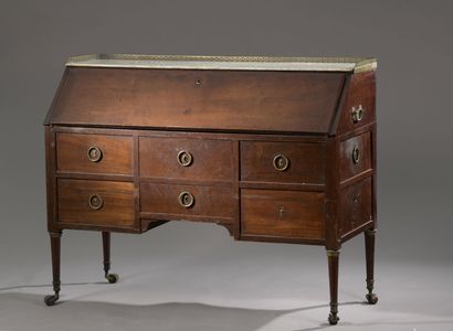 Bureau de pente en acajou et placage d'acajou...