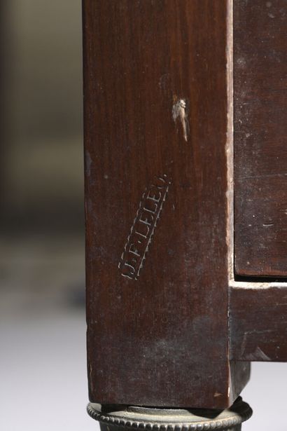 Bureau de pente en acajou et placage d'acajou...
