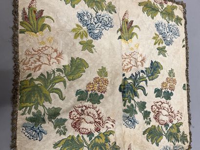 Quatre soieries façonnées, 1720-1780 environ,...