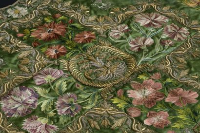 Somptueuse chasuble brodée, étole et manipule,...