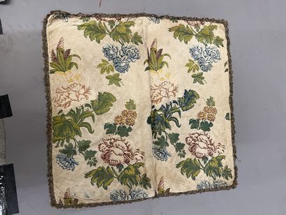 Quatre soieries façonnées, 1720-1780 environ,...
