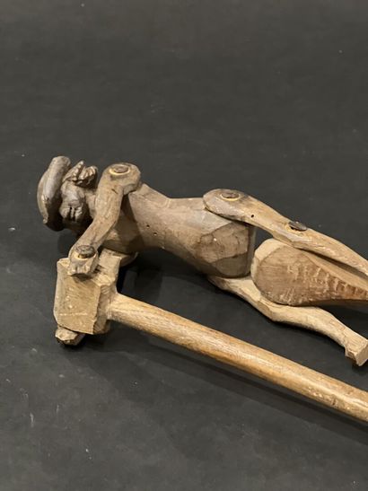 Jouet en bois sculpté, XVIIIe siècle
À décor...