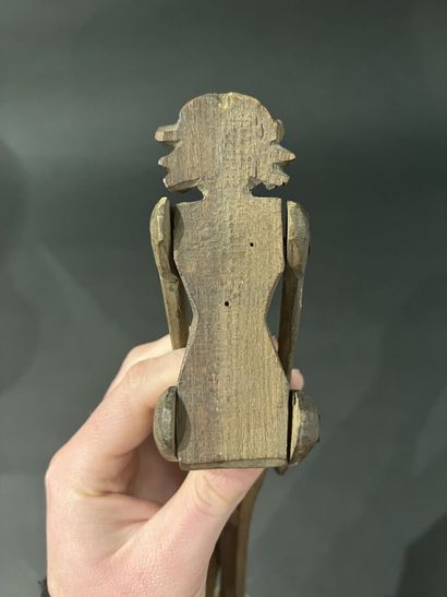 Jouet en bois sculpté, XVIIIe siècle
À décor...