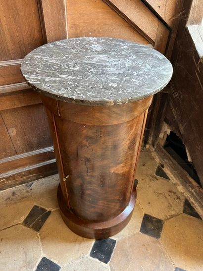 Somno in mahogany, early 19th century, grey...