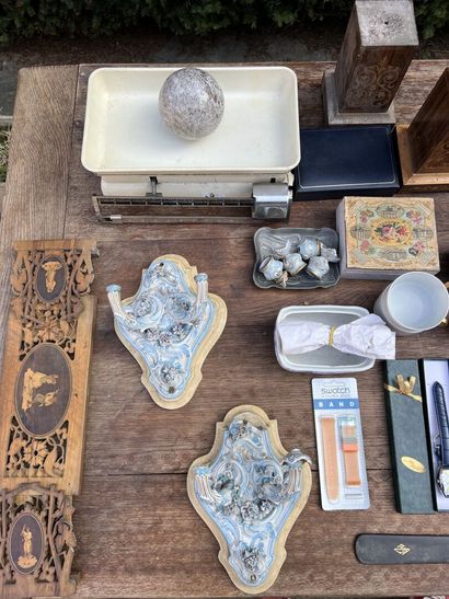 MANNETTE of miscellaneous objects