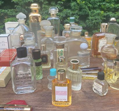 MANNETTE of perfume bottles