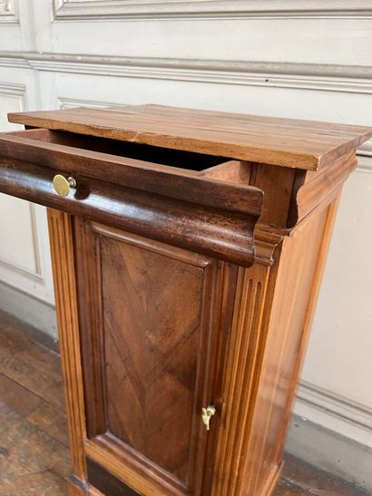 Cherry and walnut bedside table, Restoration...