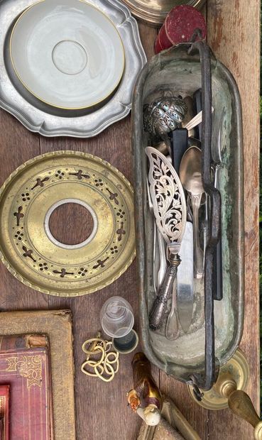 MANNETTE of miscellaneous items including...