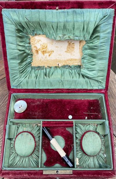 MANNETTE of miscellaneous items including...