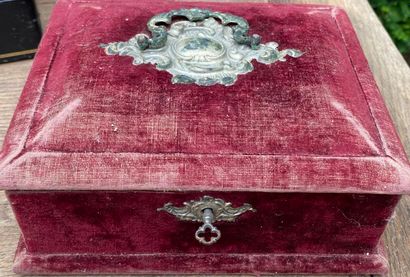 MANNETTE of miscellaneous items including...