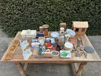 MANNETTE of miscellaneous objects