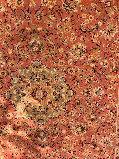 Wool carpet on red background 
280 x 197...