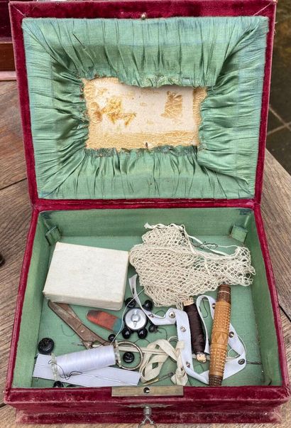 MANNETTE of miscellaneous items including...