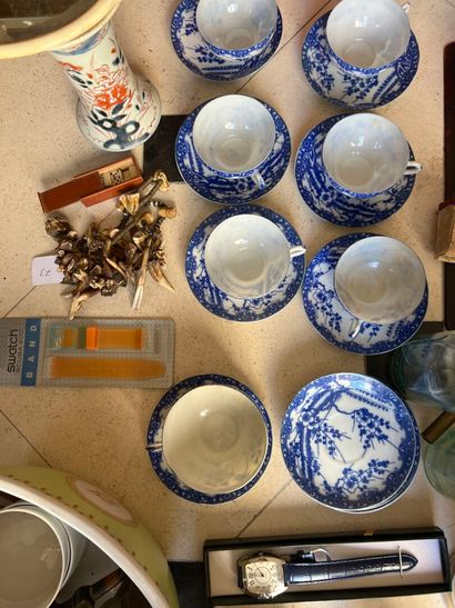 MANNETTE of miscellaneous objects