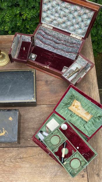 MANNETTE of miscellaneous items including...