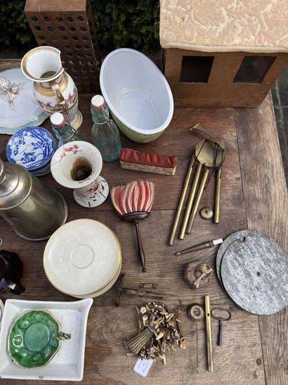 MANNETTE of miscellaneous objects
